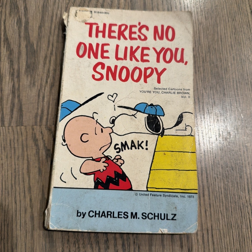 Vintage PEANUTS PAPER‎ BACK BOOK  ONE LIKE YOU SNOOPY  Pre-Owned 1973